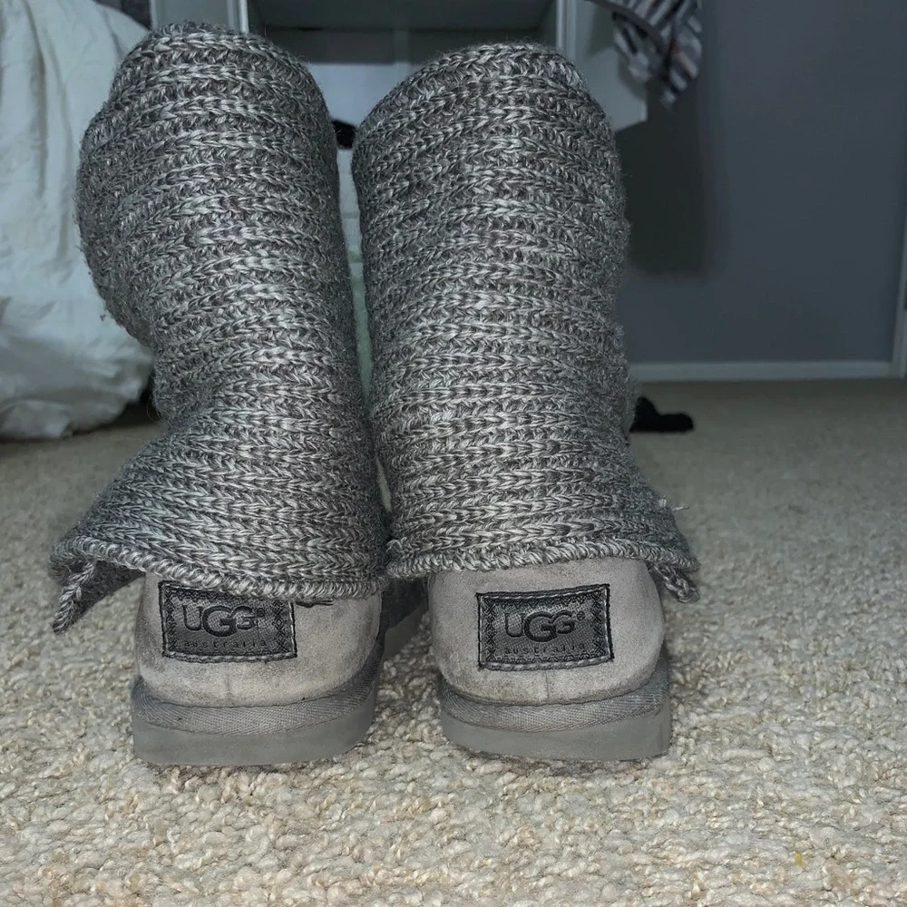Grey sweater Ugg Boots